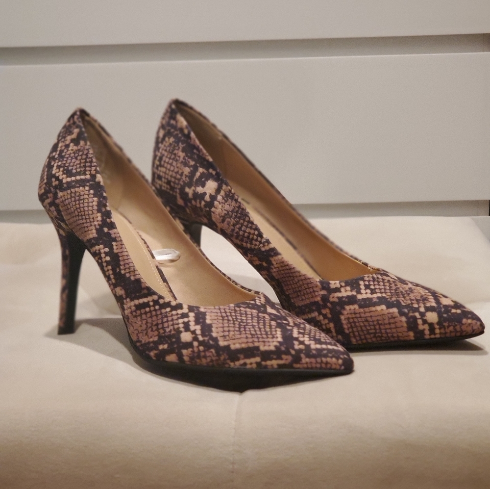 Brown and Tan Snakeskin Print Fabric Pumps Size 7